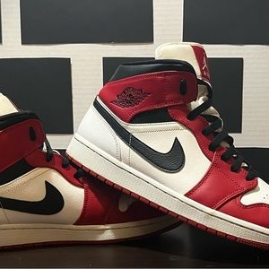 Air Jordan 1 Mid ‘Chicago’